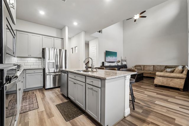 11715 Autumn Leaf Drive, Mont Belvieu, TX 77535