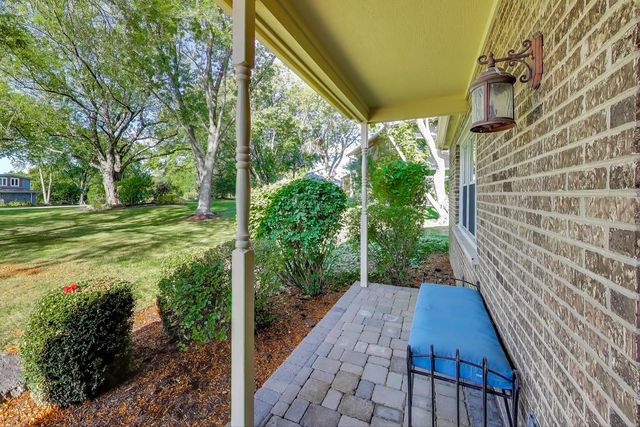 21301 N Woodland Avenue, Barrington, IL 60010