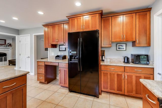 21301 N Woodland Avenue, Barrington, IL 60010