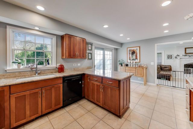 21301 N Woodland Avenue, Barrington, IL 60010