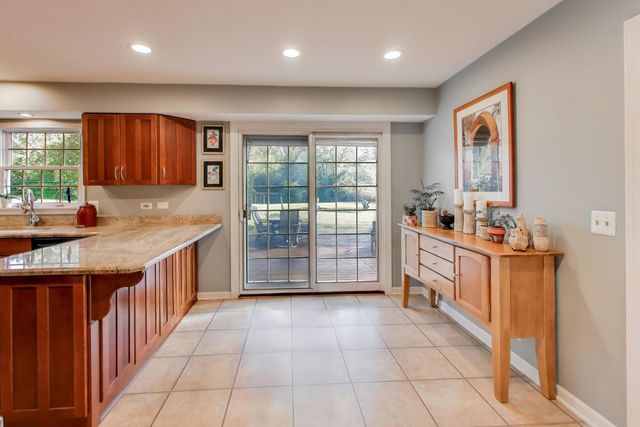 21301 N Woodland Avenue, Barrington, IL 60010