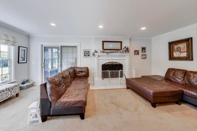 21301 N Woodland Avenue, Barrington, IL 60010