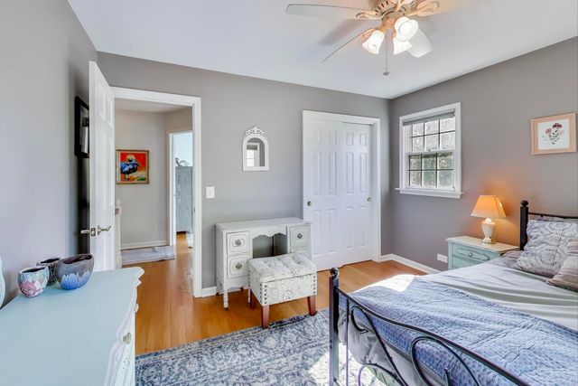 21301 N Woodland Avenue, Barrington, IL 60010