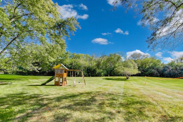 21301 N Woodland Avenue, Barrington, IL 60010