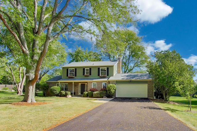 21301 N Woodland Avenue, Barrington, IL 60010