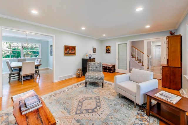 21301 N Woodland Avenue, Barrington, IL 60010