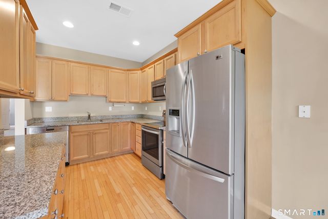 19 Turnberry Lane 19, Bloomfield, CT 06002