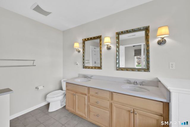 19 Turnberry Lane 19, Bloomfield, CT 06002