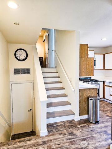 526 Myrtle Street #A & B, La Conner, WA 98257