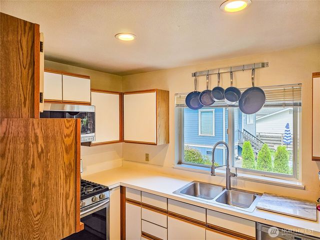 526 Myrtle Street #A & B, La Conner, WA 98257