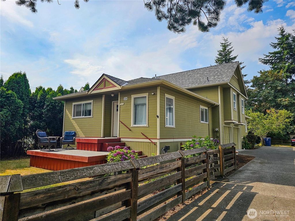 526 Myrtle Street #A & B, La Conner, WA 98257