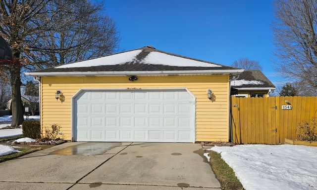 1541 Fox Point Drive, Chesterton, IN 46304