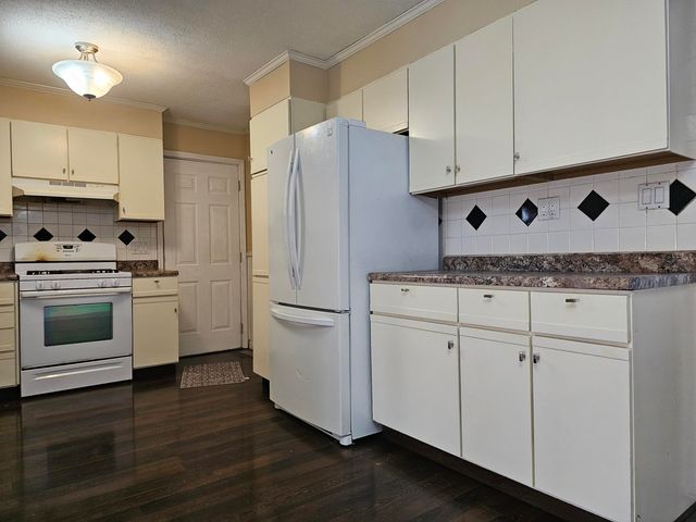 1541 Fox Point Drive, Chesterton, IN 46304