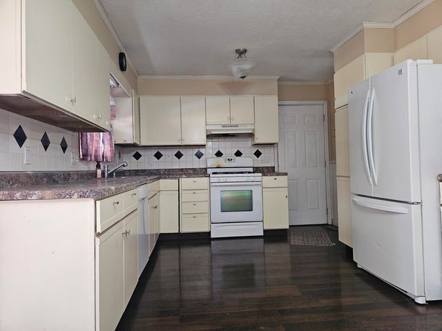 1541 Fox Point Drive, Chesterton, IN 46304