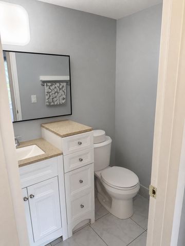 229 Mansfield F, Boca Raton, FL 33434