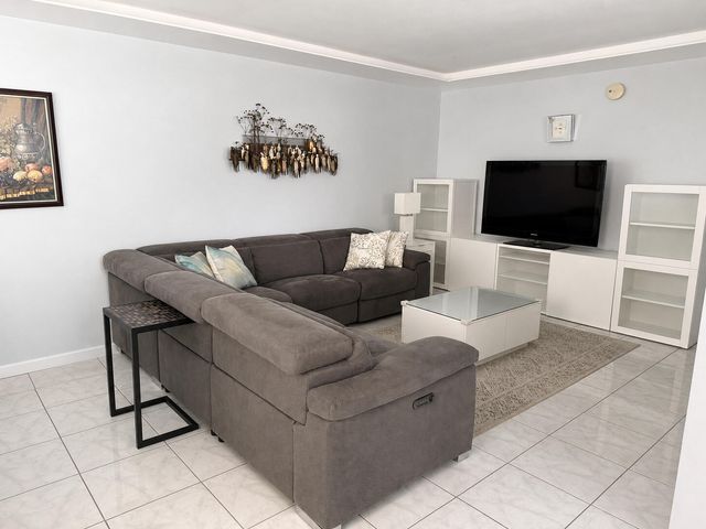 229 Mansfield F, Boca Raton, FL 33434