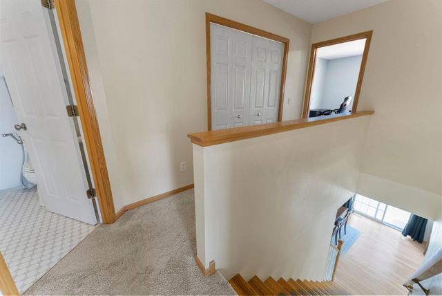 8706 Quarry Ridge Lane D, Woodbury, MN 55125