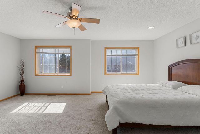 8706 Quarry Ridge Lane D, Woodbury, MN 55125