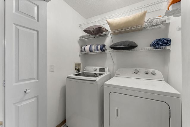 8706 Quarry Ridge Lane D, Woodbury, MN 55125