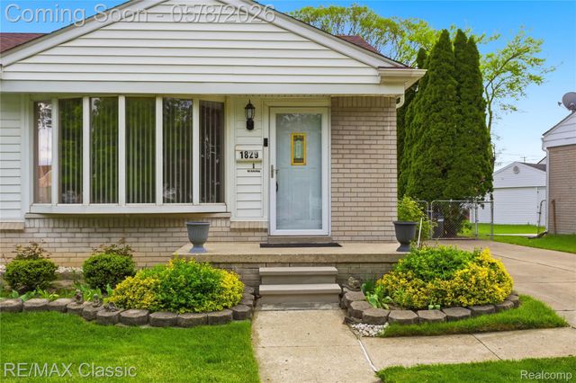 1829 Alard Avenue, Lincoln Park, MI 48146