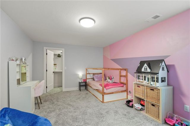23513 E 11th Street S, Independence, MO 64056