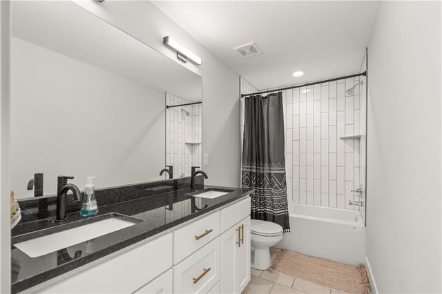 23513 E 11th Street S, Independence, MO 64056