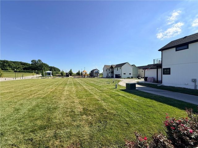 23513 E 11th Street S, Independence, MO 64056