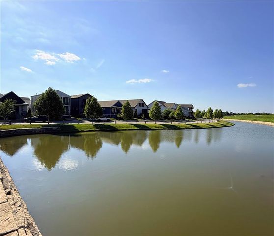 23513 E 11th Street S, Independence, MO 64056