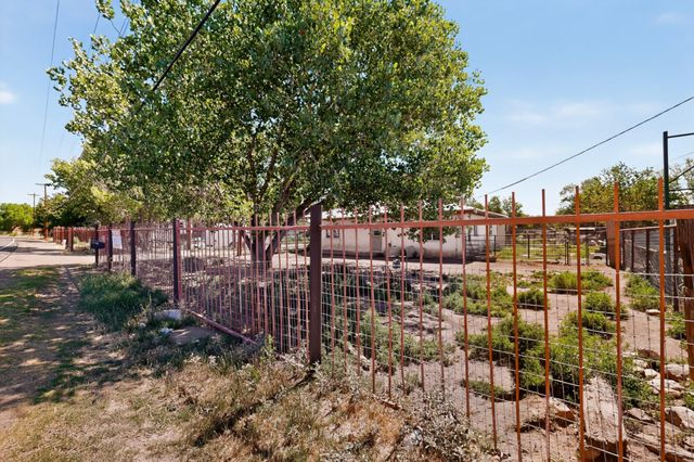 2669 NM HWY 47, Los Lunas, NM 87031