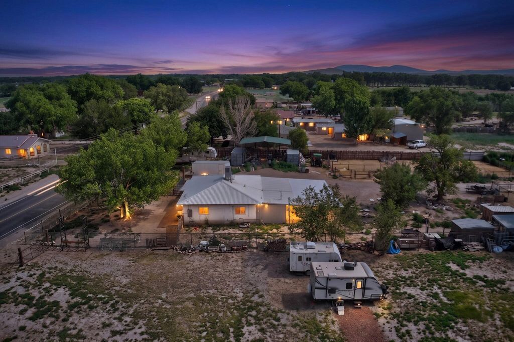2669 NM HWY 47, Los Lunas, NM 87031