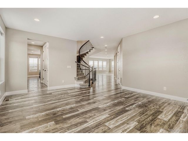 8055 S Elk Ct, Aurora, CO 80016