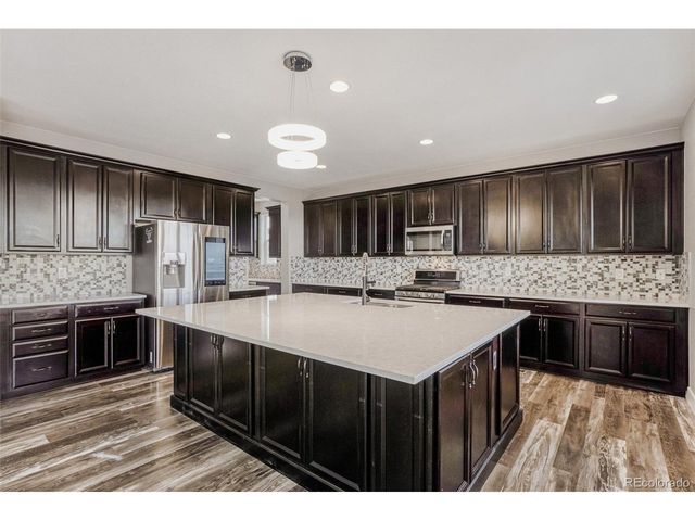 8055 S Elk Ct, Aurora, CO 80016