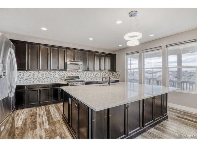 8055 S Elk Ct, Aurora, CO 80016