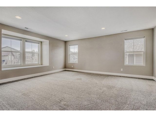 8055 S Elk Ct, Aurora, CO 80016