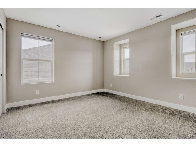 8055 S Elk Ct, Aurora, CO 80016