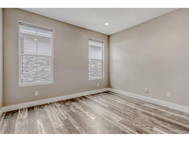 8055 S Elk Ct, Aurora, CO 80016