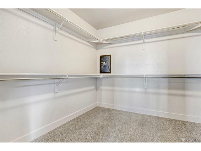 8055 S Elk Ct, Aurora, CO 80016