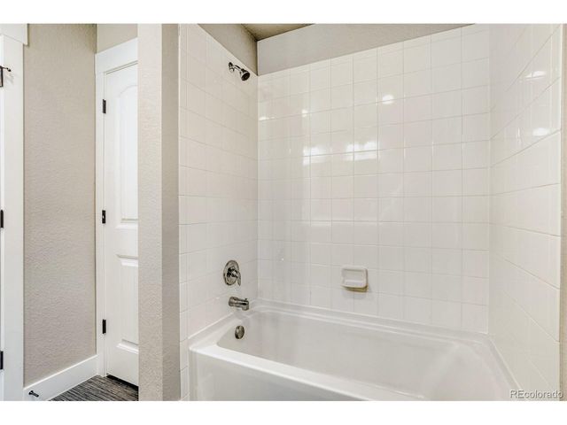 8055 S Elk Ct, Aurora, CO 80016