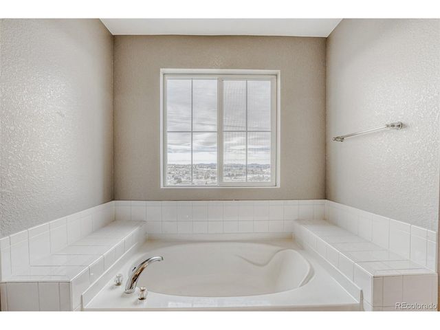 8055 S Elk Ct, Aurora, CO 80016