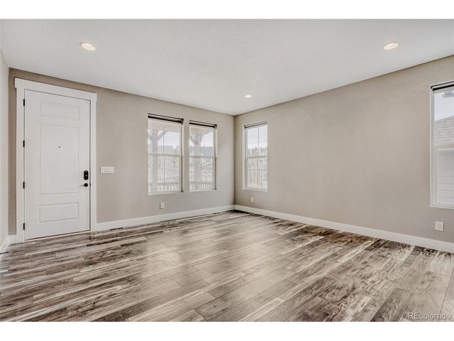 8055 S Elk Ct, Aurora, CO 80016