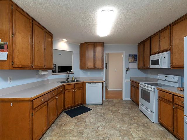 217 Leighs Trace, Mcdonough, GA 30253