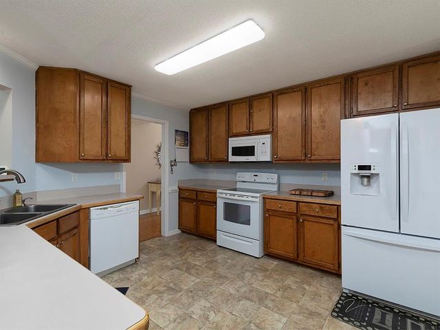 217 Leighs Trace, Mcdonough, GA 30253
