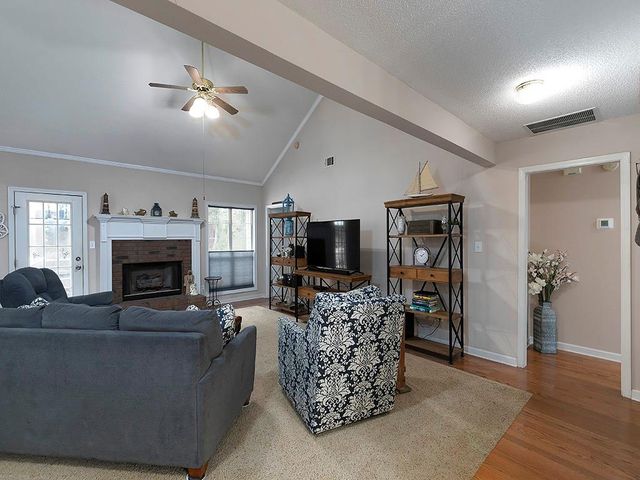 217 Leighs Trace, Mcdonough, GA 30253