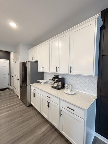 212 Junco Road N, Lake Elmo, MN 55042