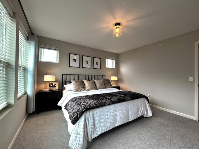 212 Junco Road N, Lake Elmo, MN 55042