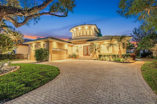 2279 MERMAID POINT NE, St Petersburg, FL 33703