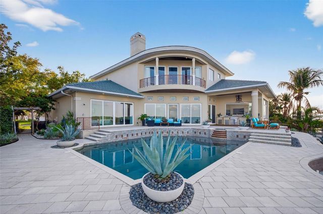 2279 MERMAID POINT NE, St Petersburg, FL 33703