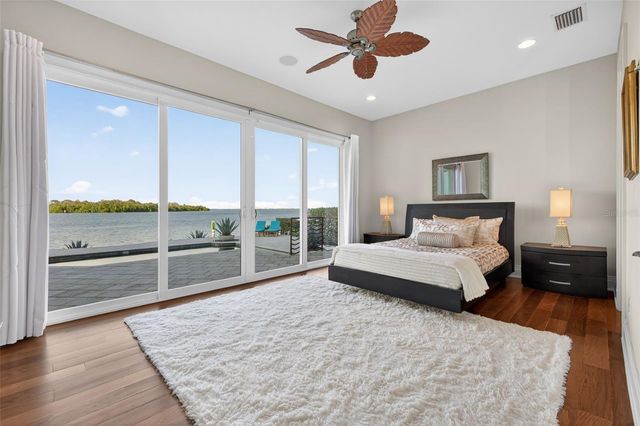 2279 MERMAID POINT NE, St Petersburg, FL 33703