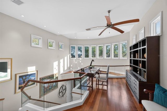 2279 MERMAID POINT NE, St Petersburg, FL 33703