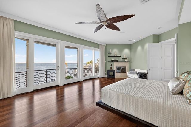 2279 MERMAID POINT NE, St Petersburg, FL 33703